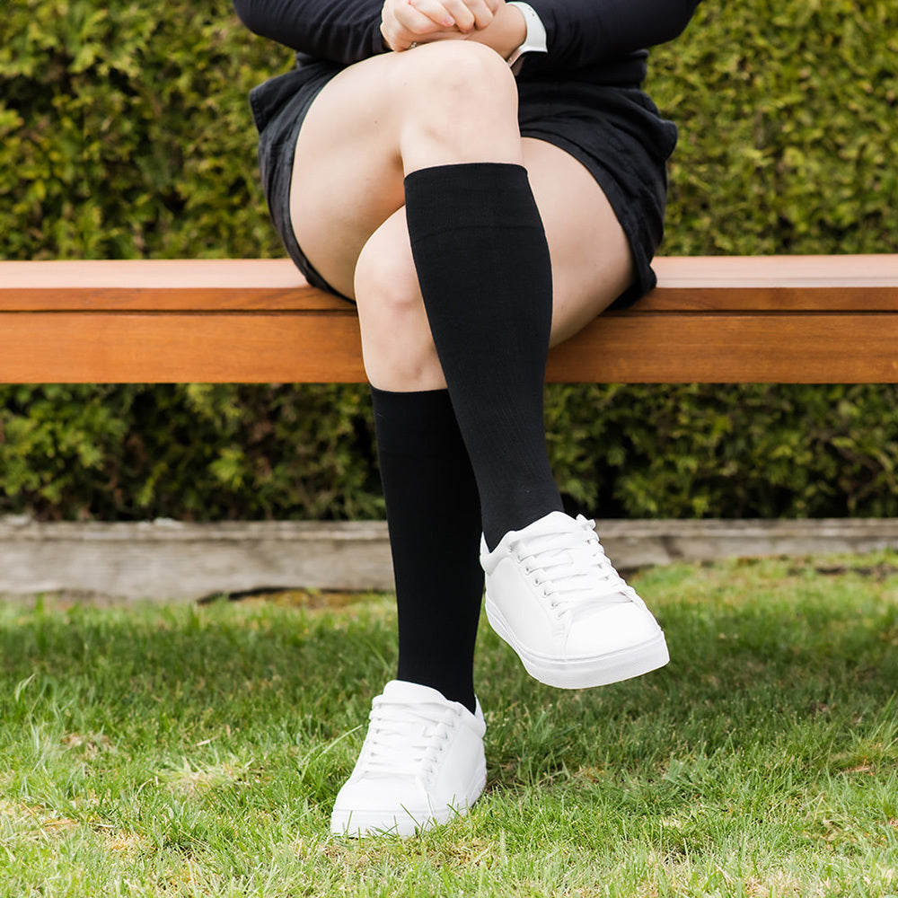 Solid Black Cotton Compression Socks – SEGALVEIN
